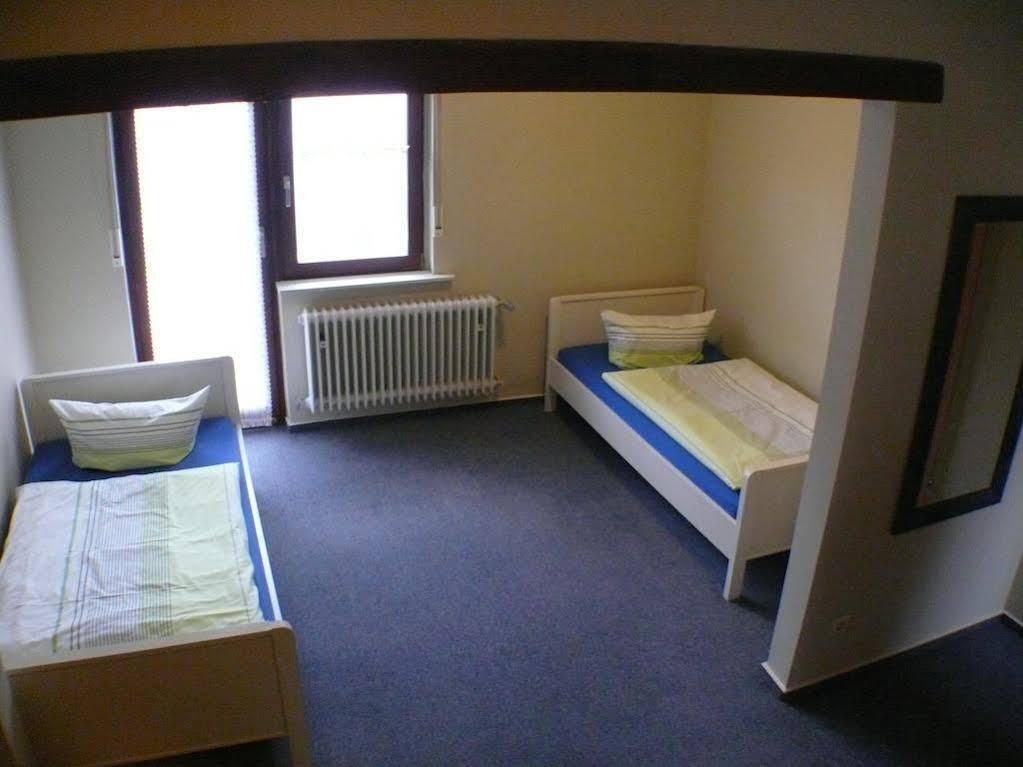 Hotel Garni Pension Ruth Mutterstadt Esterno foto