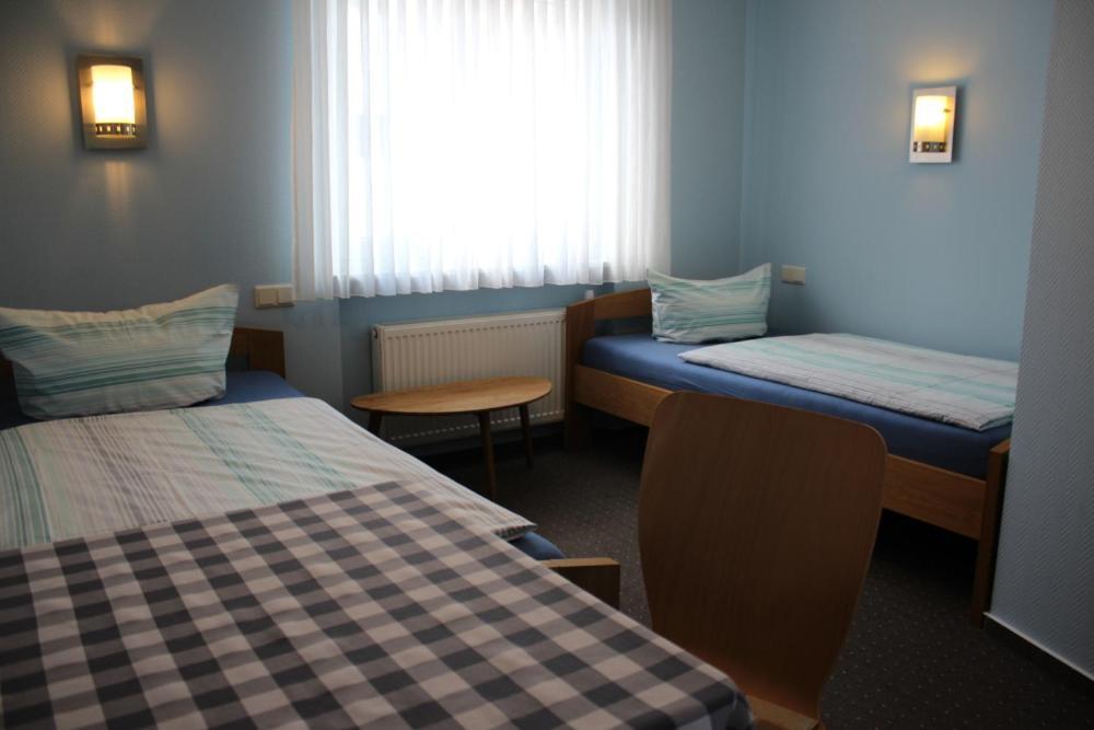 Hotel Garni Pension Ruth Mutterstadt Esterno foto