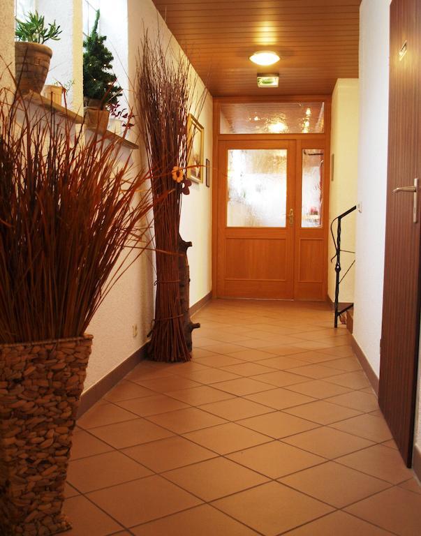 Hotel Garni Pension Ruth Mutterstadt Esterno foto
