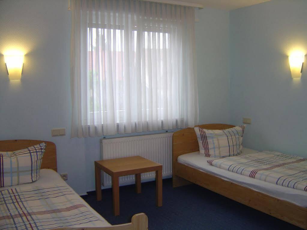 Hotel Garni Pension Ruth Mutterstadt Esterno foto